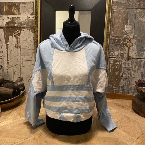 Adidas cropped hoodie - Picture 2 of 4